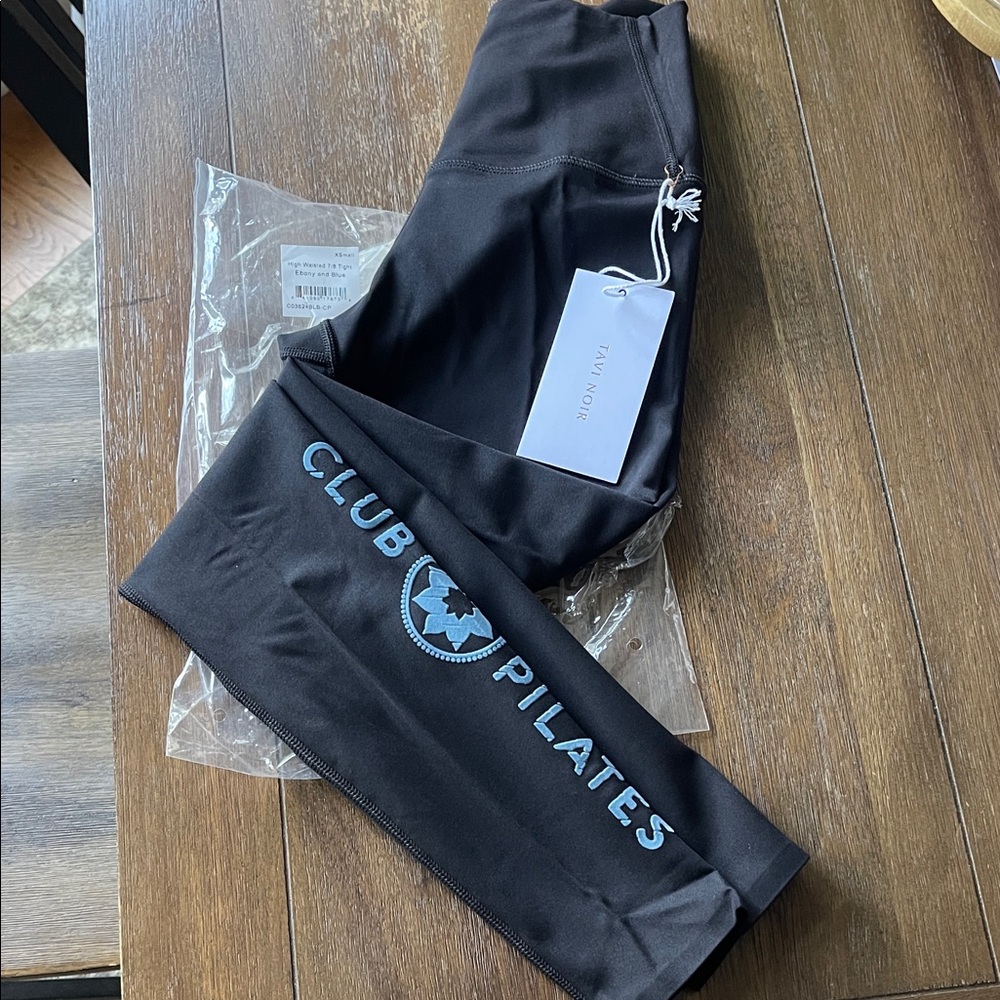 NWT XS  Ebony & Blue Club Pilates 7/8 High Waisted Tight